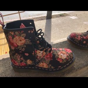 Victorian Flowers Dr.Marten Boots